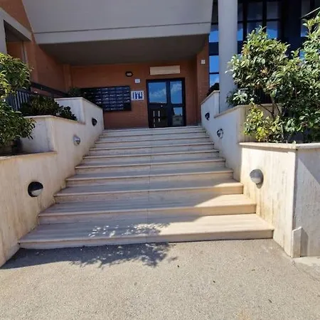 Terrazza A E Chiesa Giubilare Santa Maria Goretti Nettuno