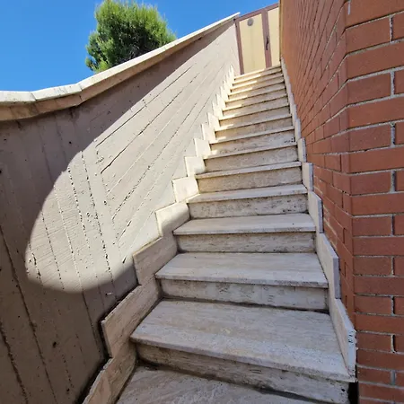 Dom wakacyjny Terrazza A E Chiesa Giubilare Santa Maria Goretti
